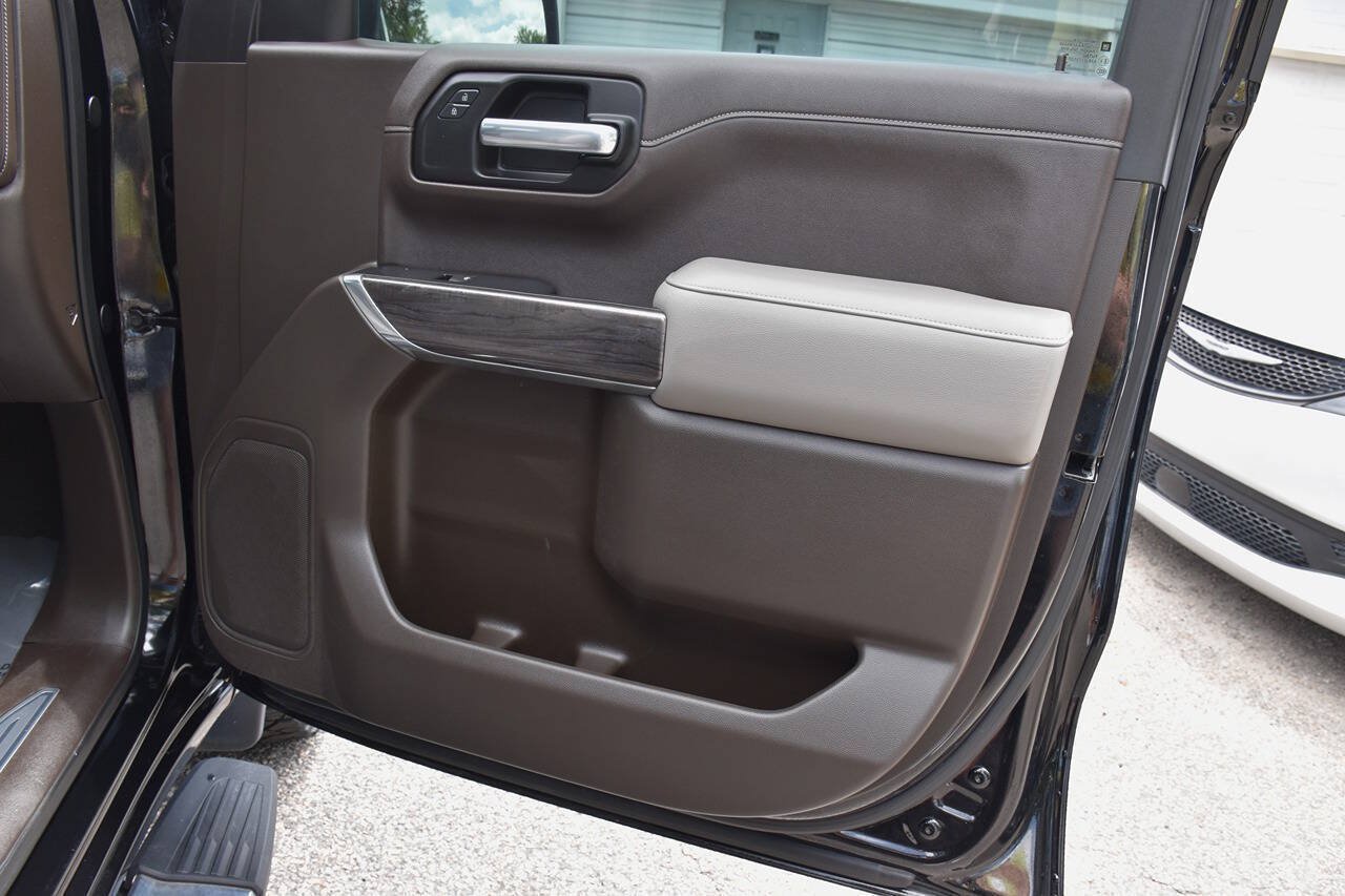 Used 2019 Chevrolet Silverado 1500 LTZ w/ LTZ Convenience Package RWD image 17