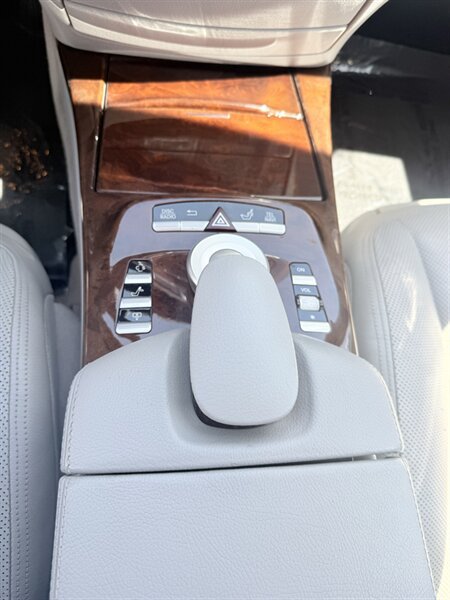 Used 2010 Mercedes-Benz S 550 image 23