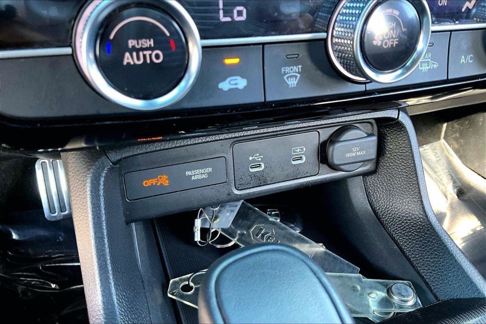 Used 2025 Honda Civic Sport image 29