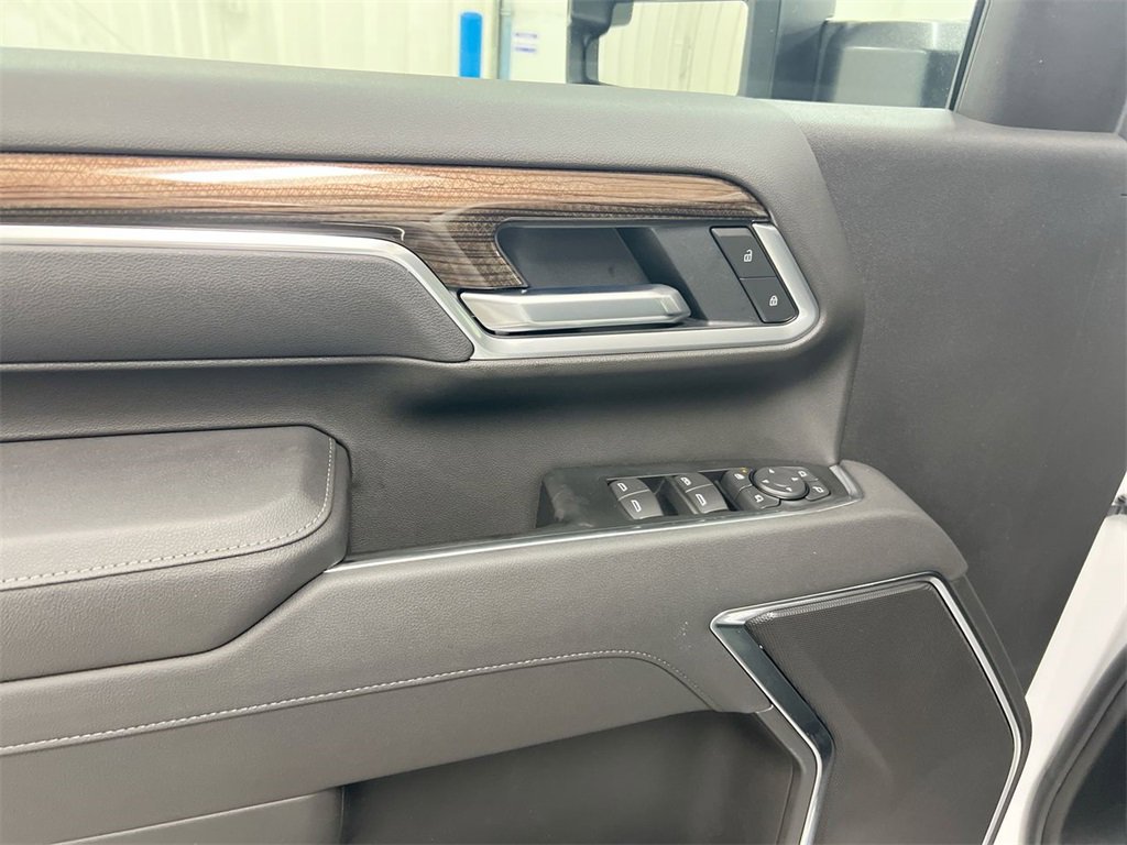 New 2025 Chevrolet Silverado 2500 LT w/ Z71 Chrome Sport Edition image 21