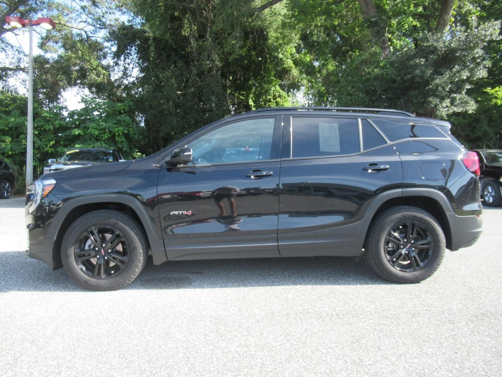 Used 2022 GMC Terrain AT4 w/ Infotainment Package II AWD/4WD image 4