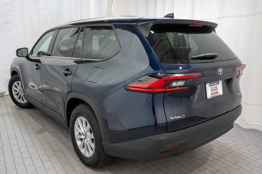 Used 2025 Toyota Grand Highlander FWD image 3