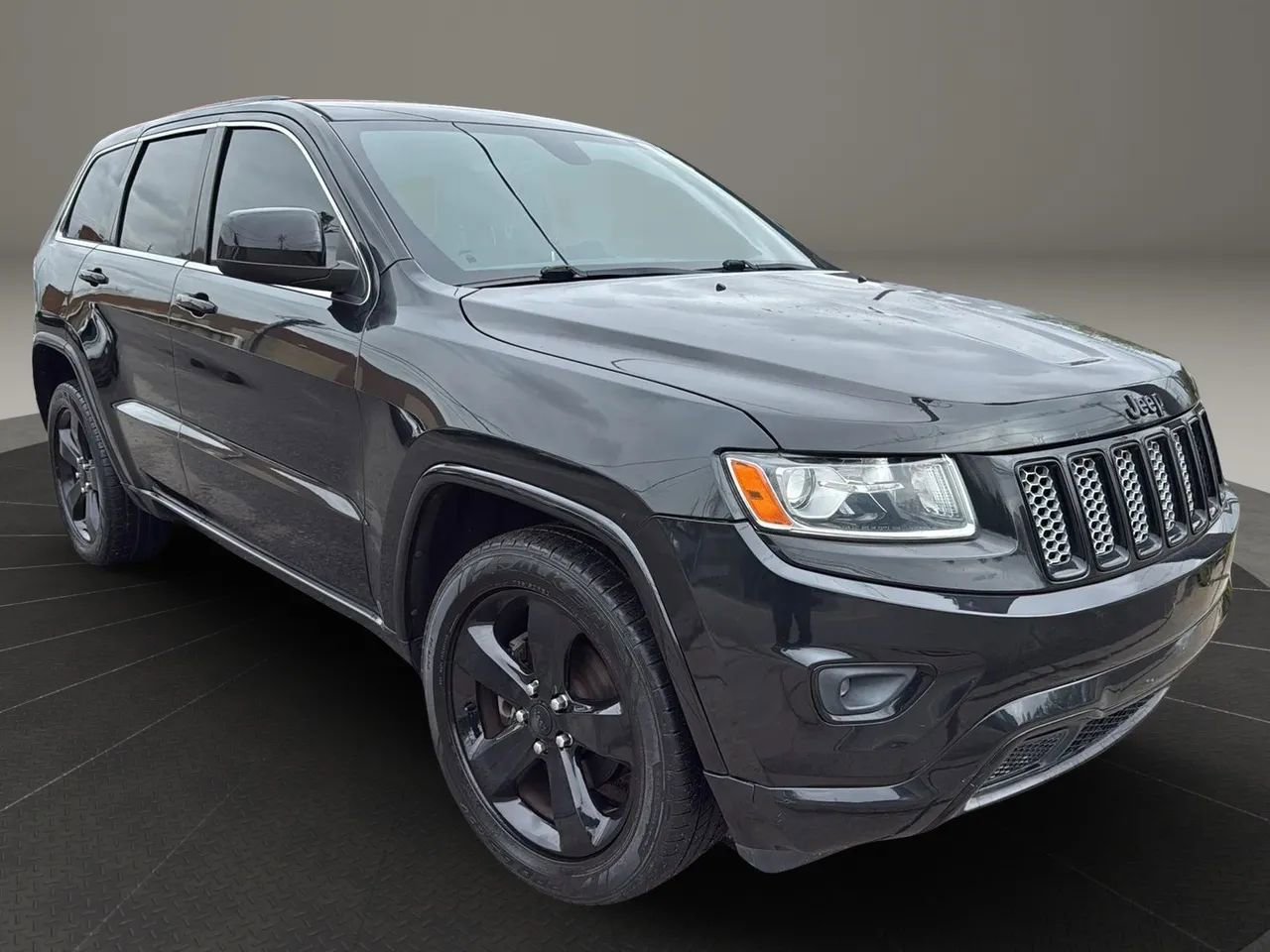 Used 2015 Jeep Grand Cherokee Altitude AWD/4WD image 3