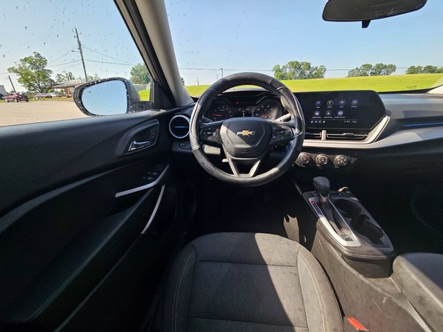 Used 2024 Chevrolet Trax LS w/ Driver Confidence Package FWD image 13