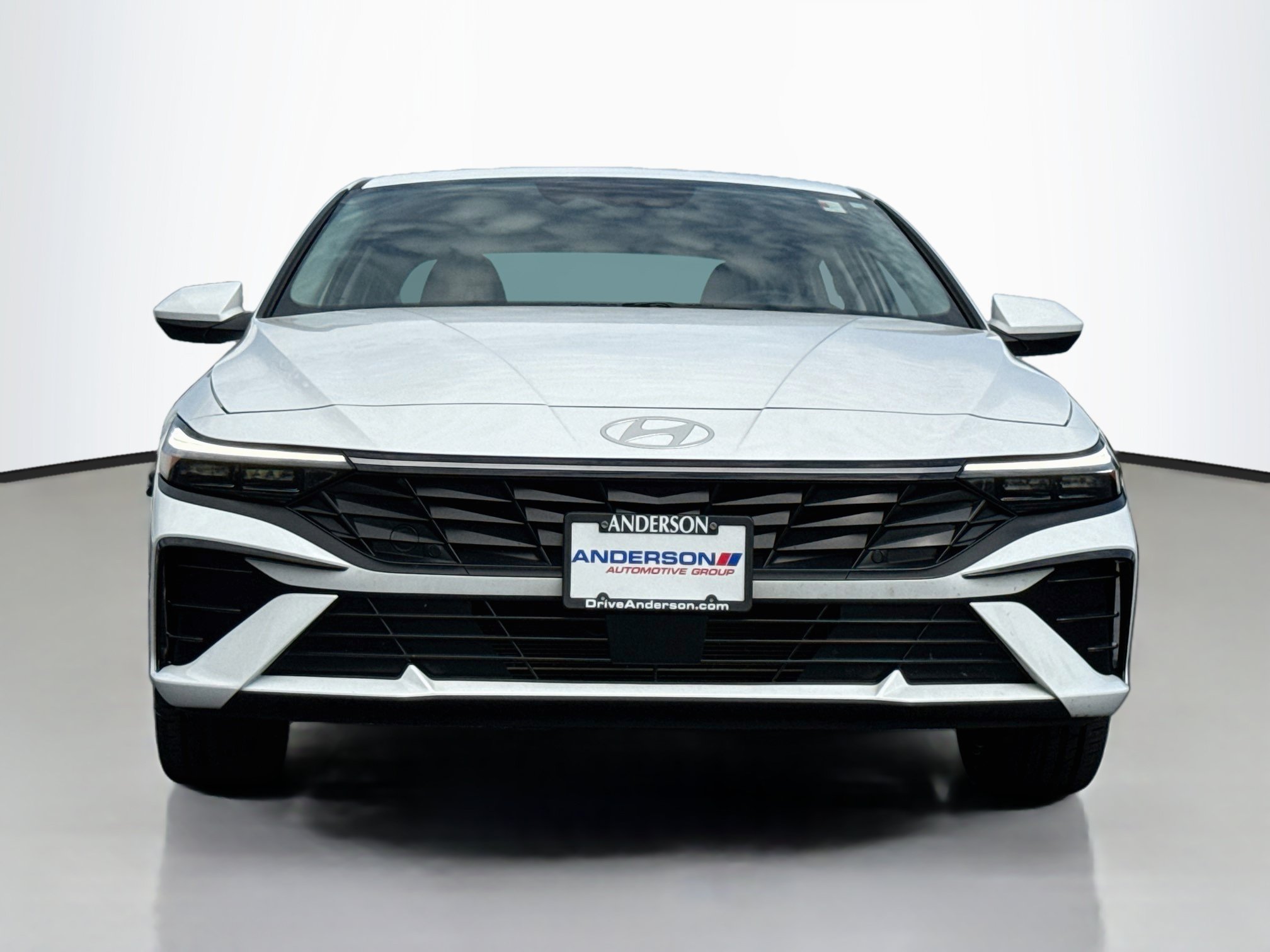 Used 2025 Hyundai Elantra SEL FWD image 2