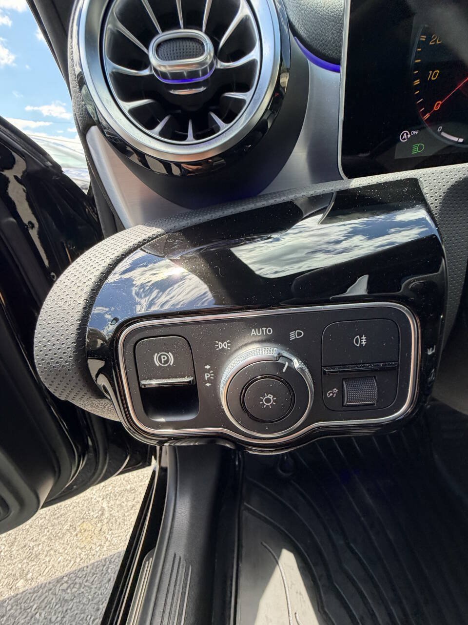 Used 2020 Mercedes-Benz A 35 AMG 4MATIC image 37