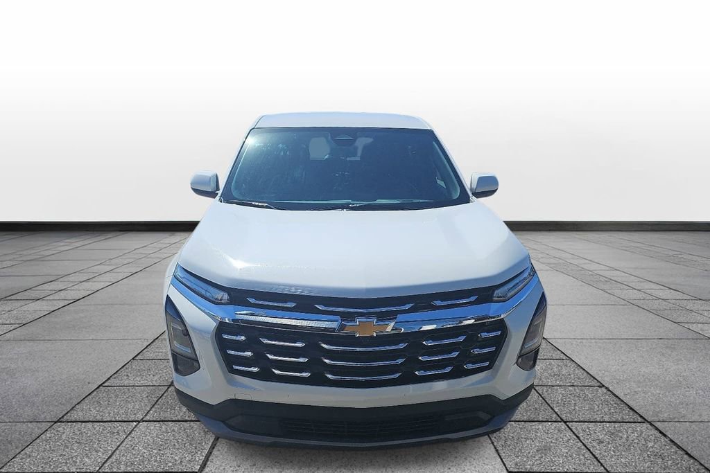 Used 2025 Chevrolet Equinox LT FWD image 2