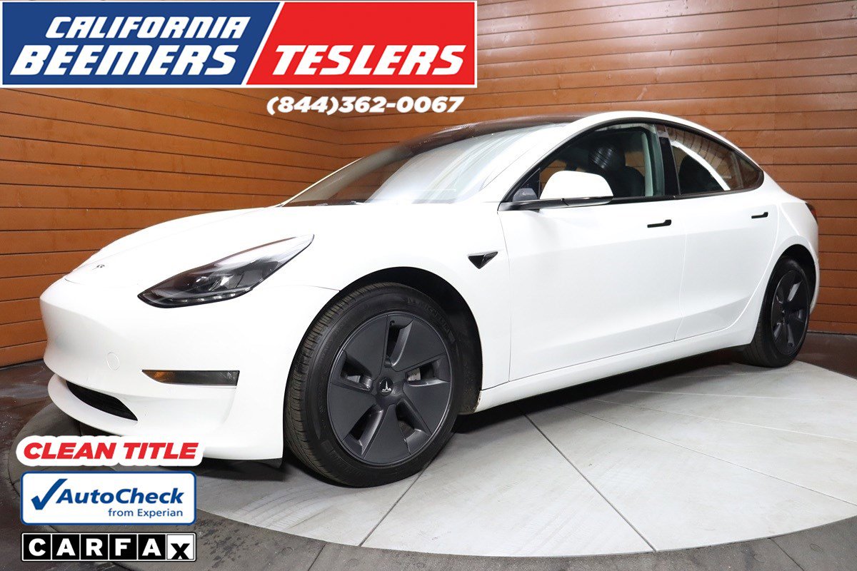 Used 2023 Tesla Model 3 Standard Range image 1