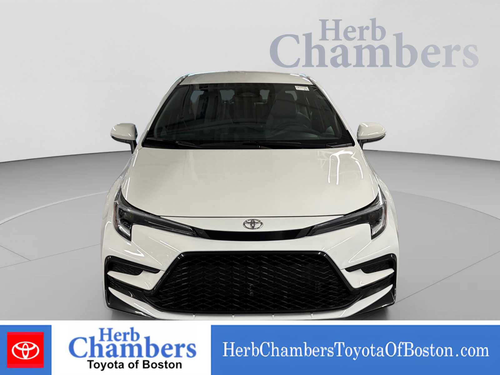 Used 2026 Toyota Corolla SE FWD image 2
