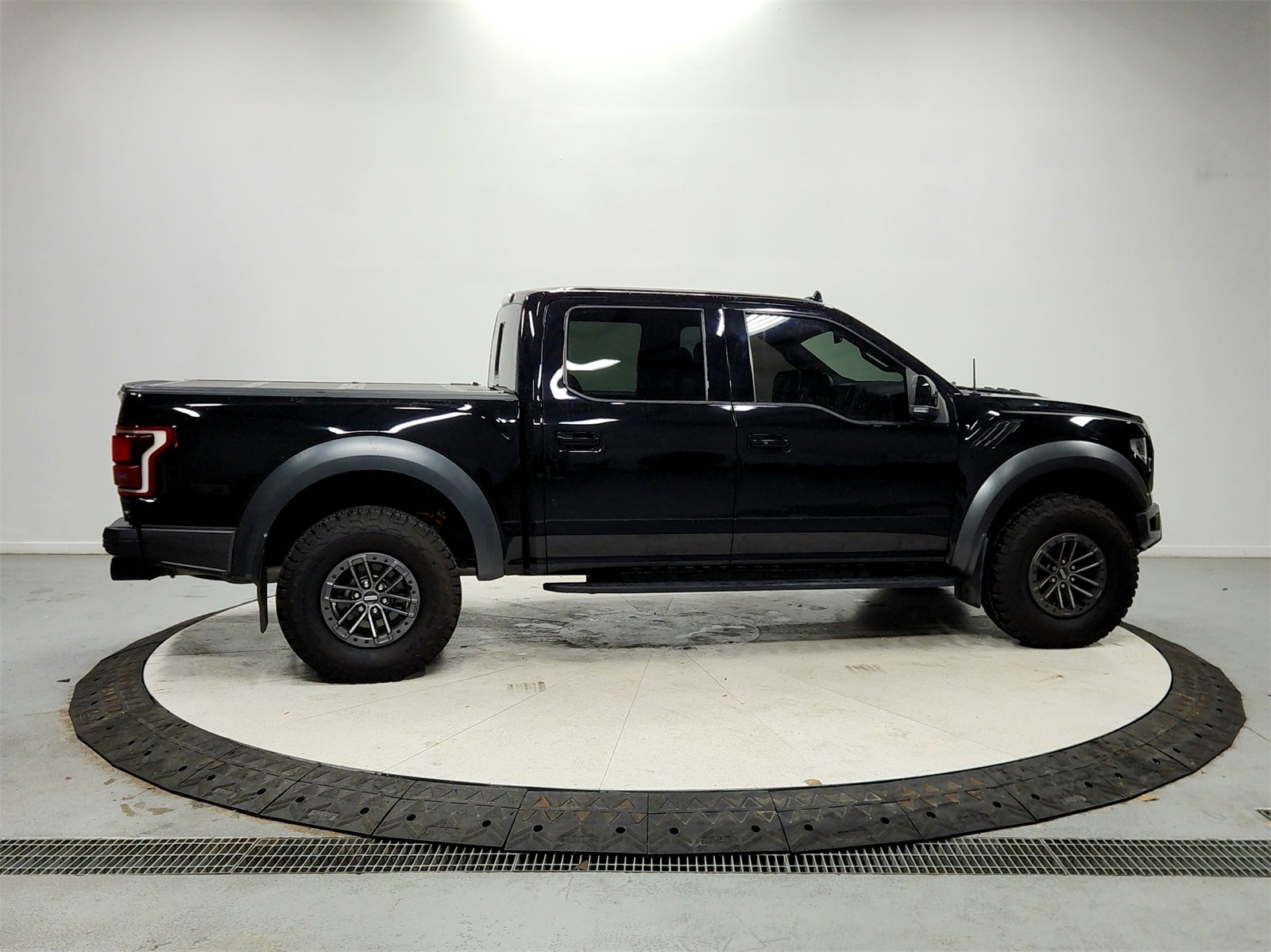 Used 2019 Ford F150 Raptor w/ Equipment Group 802A Luxury image 8