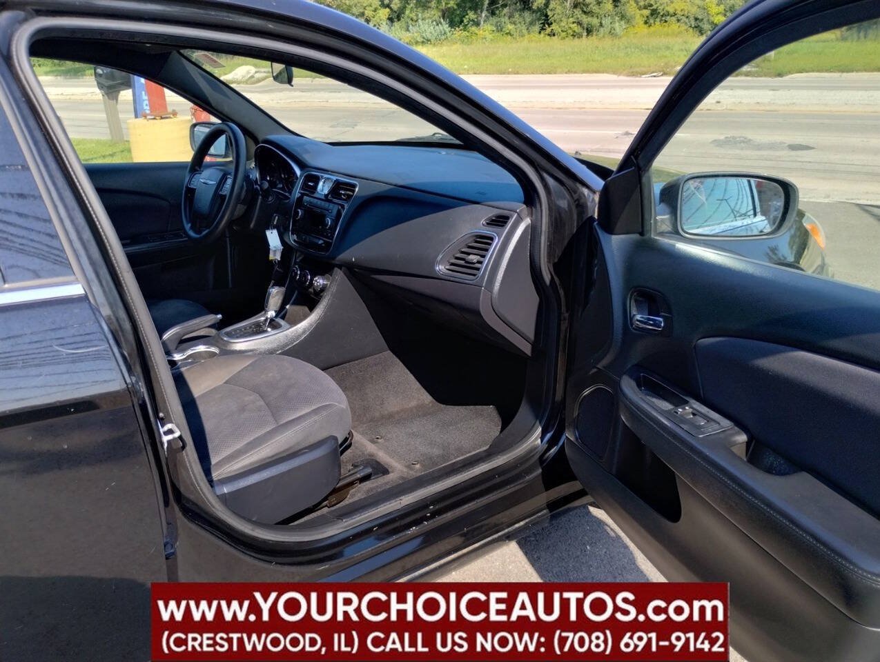 Used 2014 Chrysler 200 LX FWD image 20