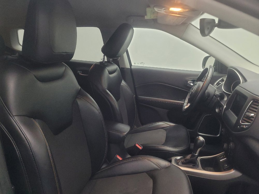 Used 2017 Jeep Compass Latitude w/ Popular Equipment Group FWD image 21