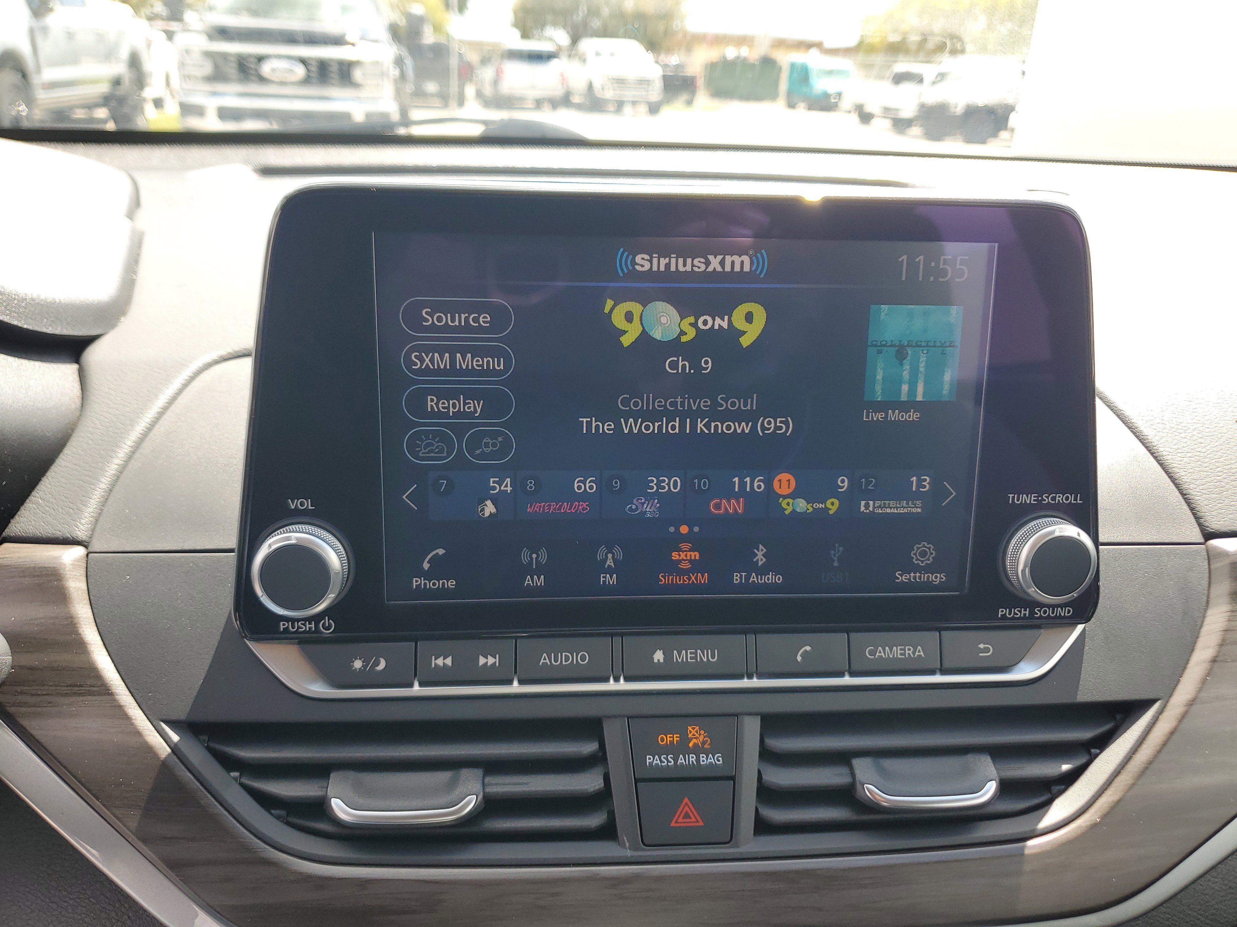 Used 2025 Nissan Altima 2.5 SV image 21