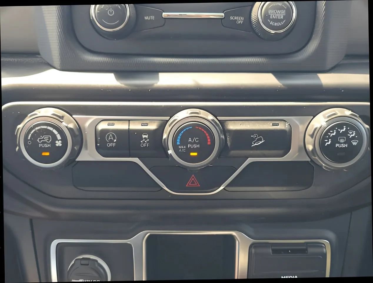 Used 2021 Jeep Wrangler Sport image 10