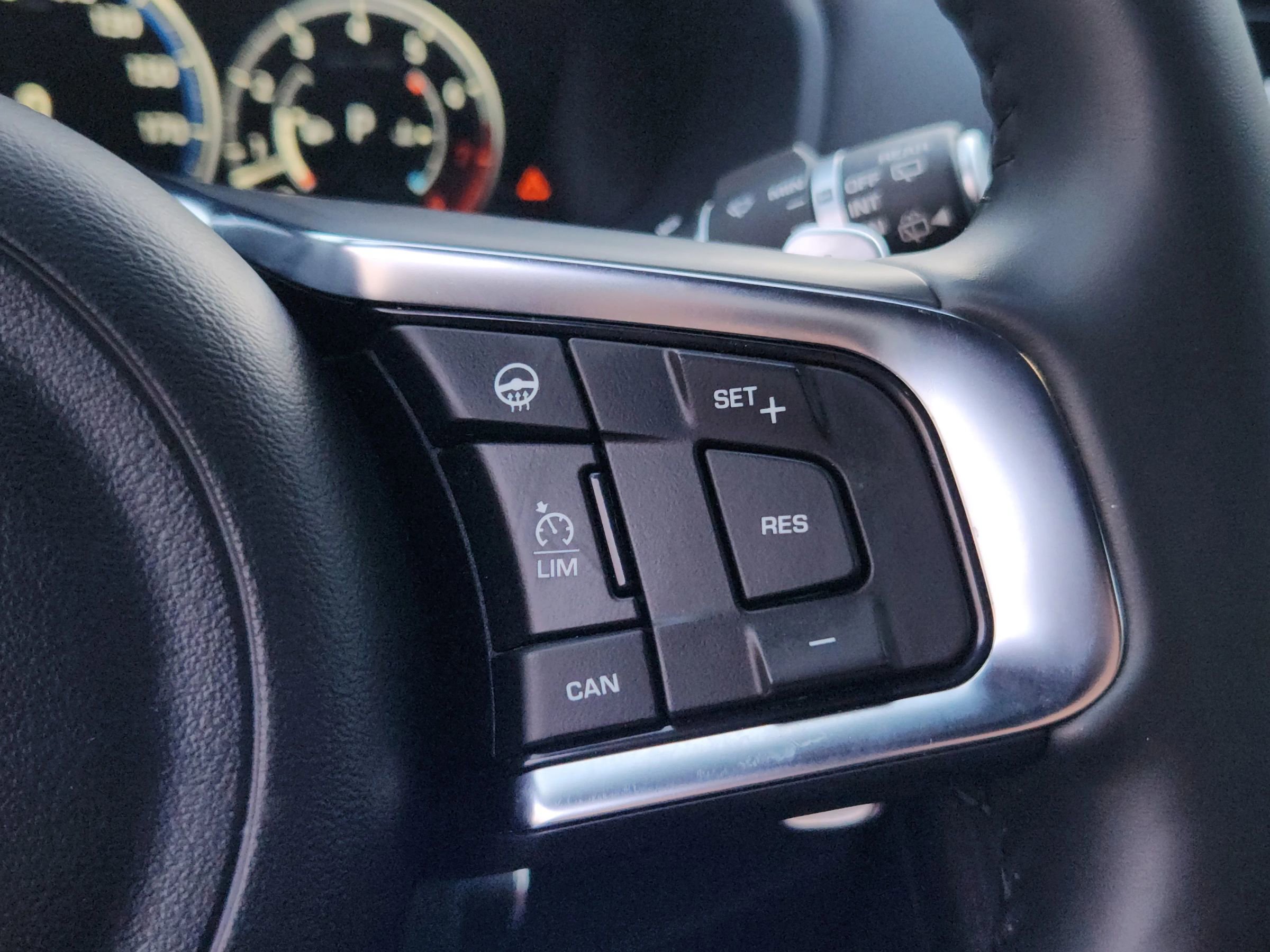 Used 2017 Jaguar F-PACE S image 10