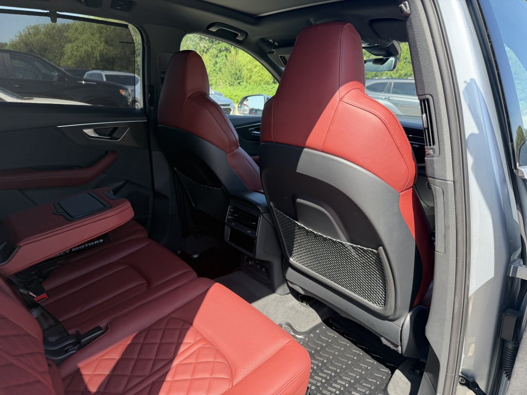 Used 2024 Audi SQ7 Prestige AWD/4WD image 25