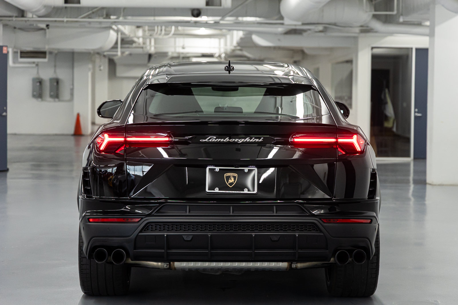 Used 2024 Lamborghini Urus S AWD/4WD image 5
