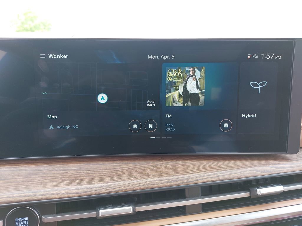 Used 2025 Hyundai Santa Fe Limited AWD/4WD image 22