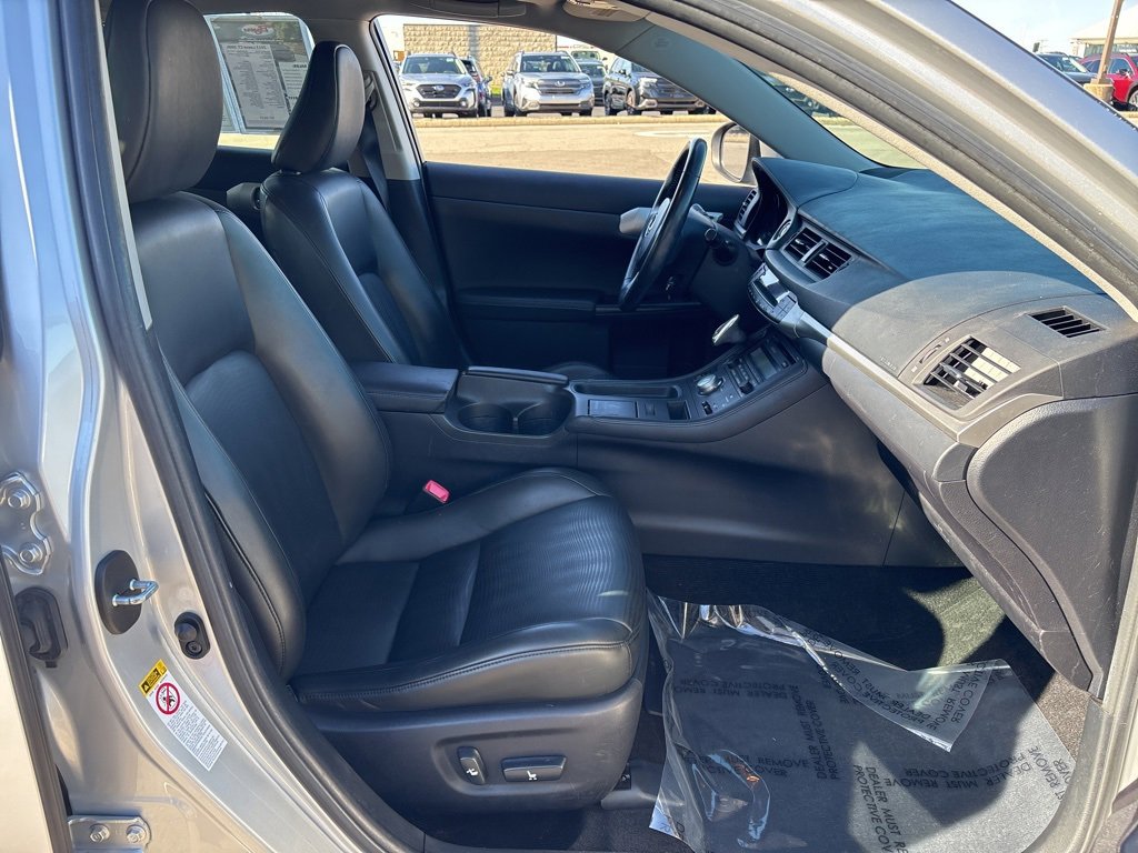 Used 2013 Lexus CT 200h image 10