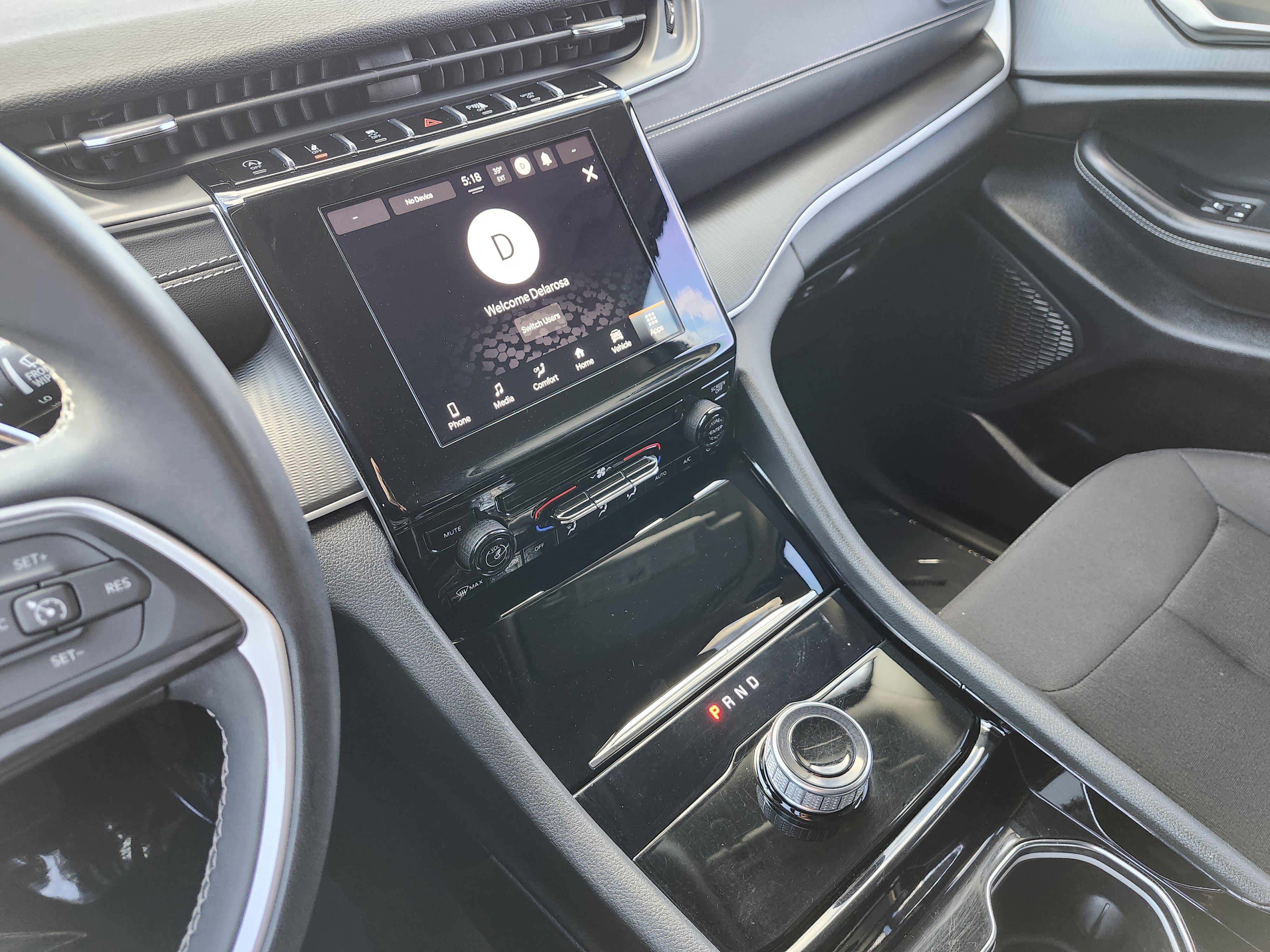 Used 2023 Jeep Grand Cherokee Laredo image 31