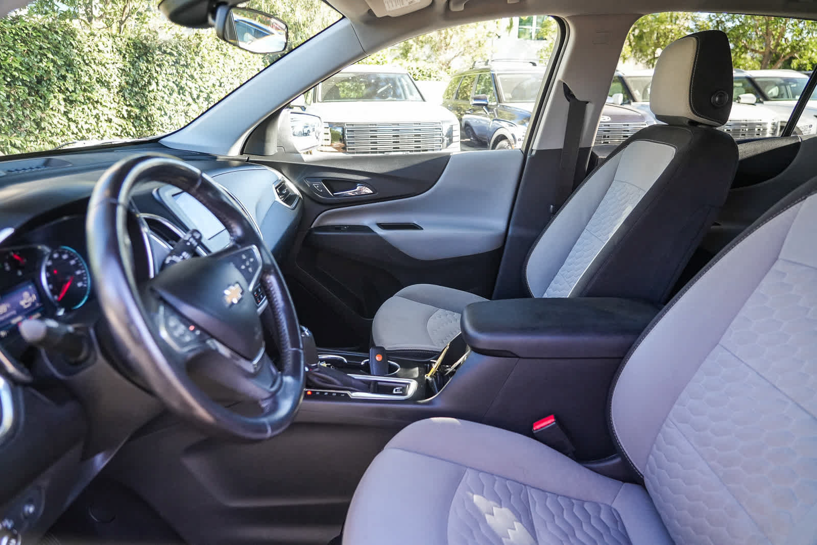 Used 2020 Chevrolet Equinox LT FWD image 17