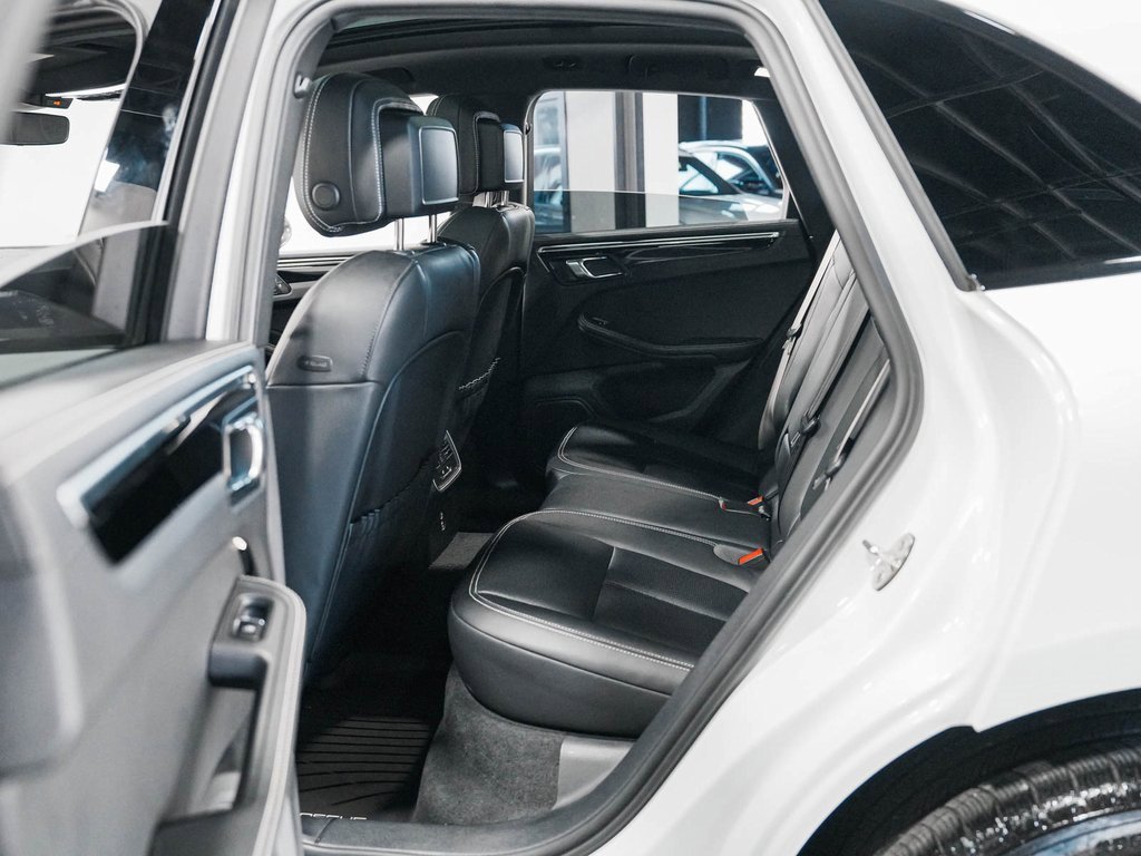Used 2023 Porsche Macan image 33
