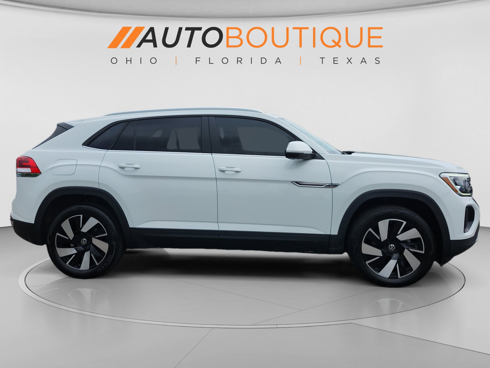 Used 2024 Volkswagen Atlas Cross Sport SE AWD/4WD image 6