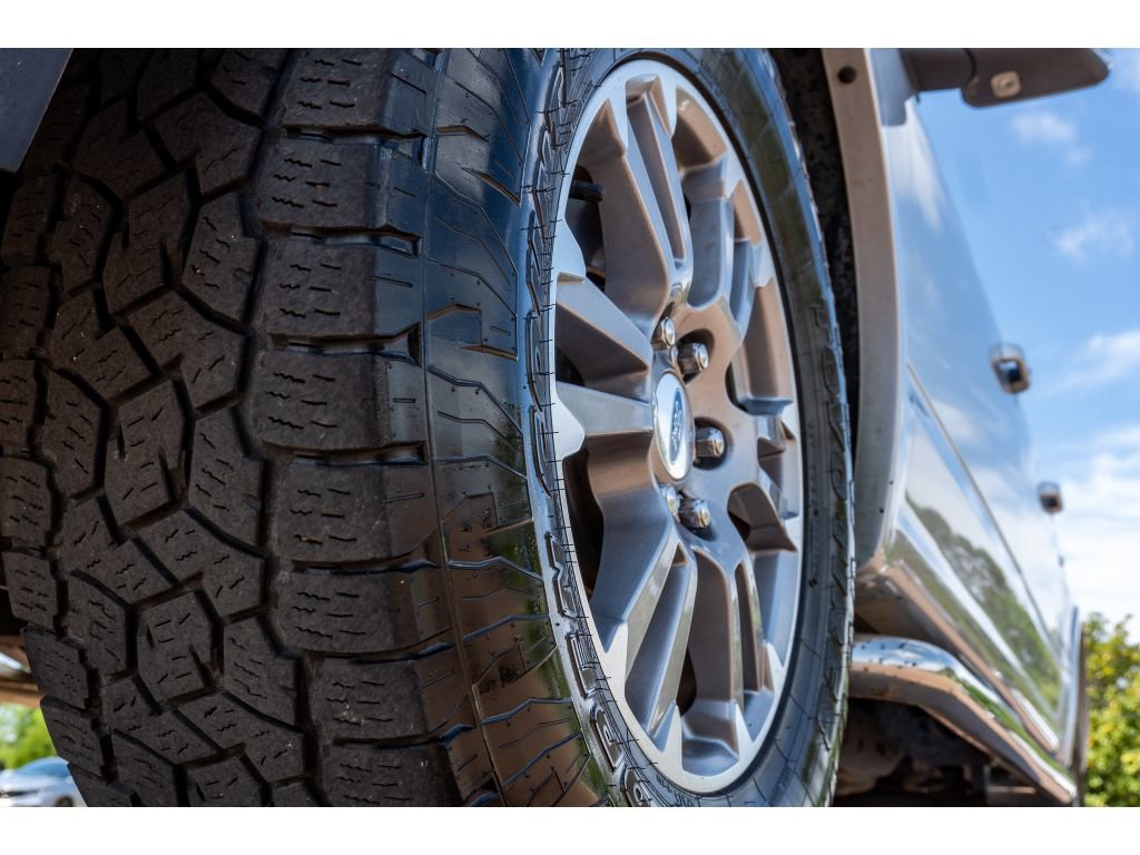 Used 2018 Ford F150 Lariat image 9