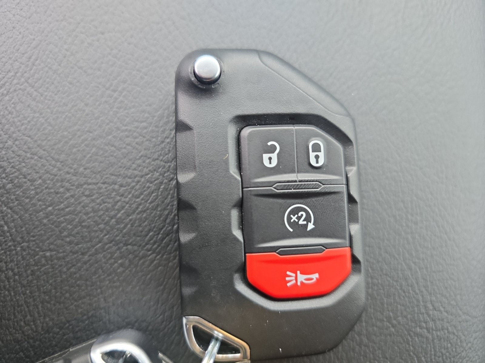 Used 2025 Jeep Gladiator Rubicon AWD/4WD image 31