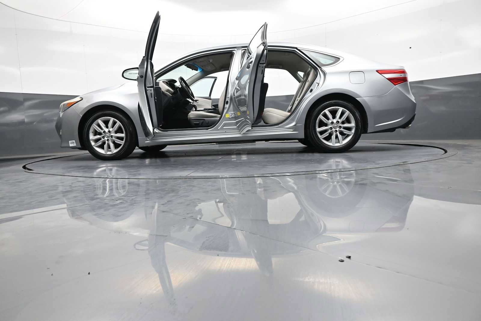 Used 2015 Toyota Avalon XLE FWD image 47