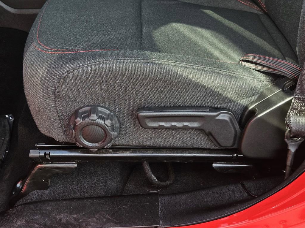 Used 2025 Jeep Wrangler Unlimited Rubicon image 24