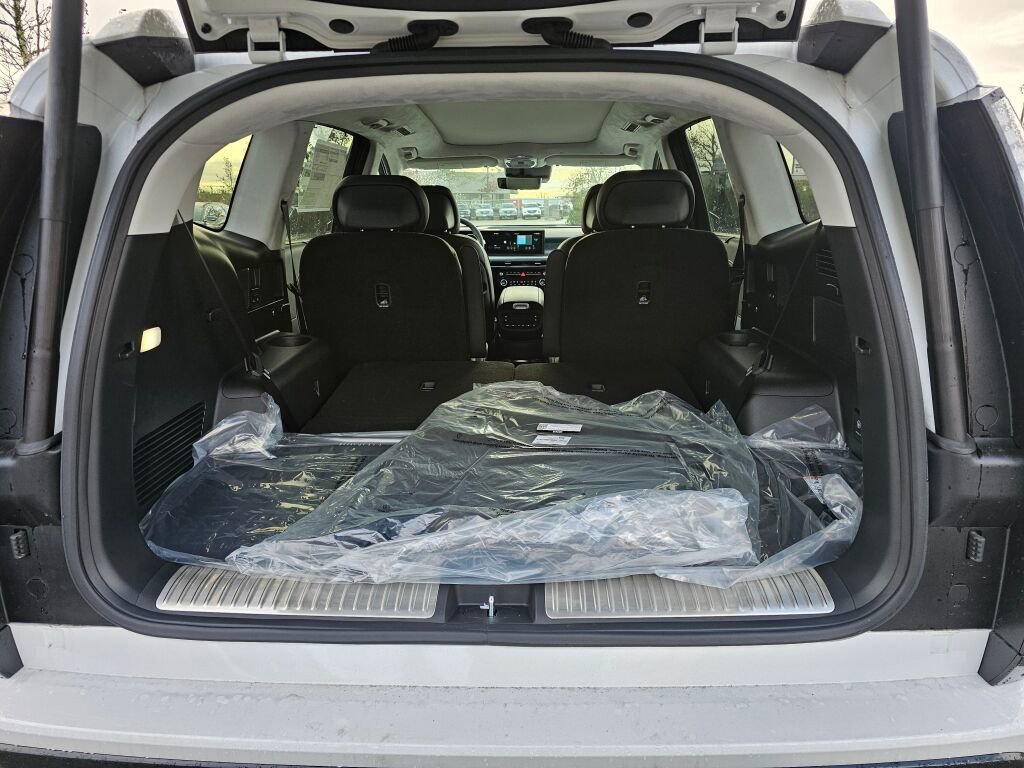 New 2026 Hyundai Ioniq 9 Calligraphy image 12