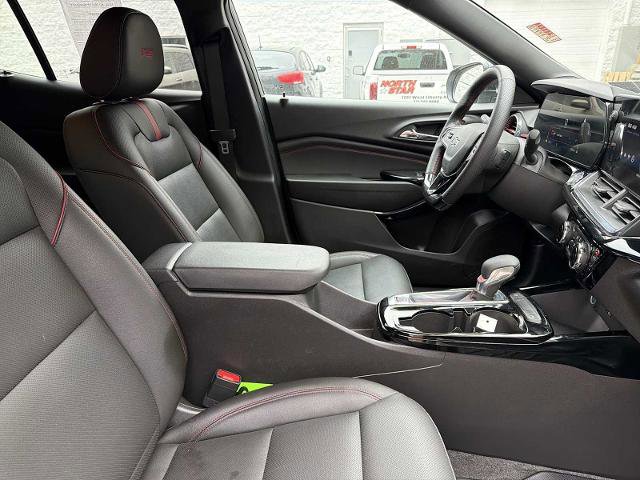 Certified 2025 Chevrolet Trax RS w/ Driver Confidence Package FWD image 25