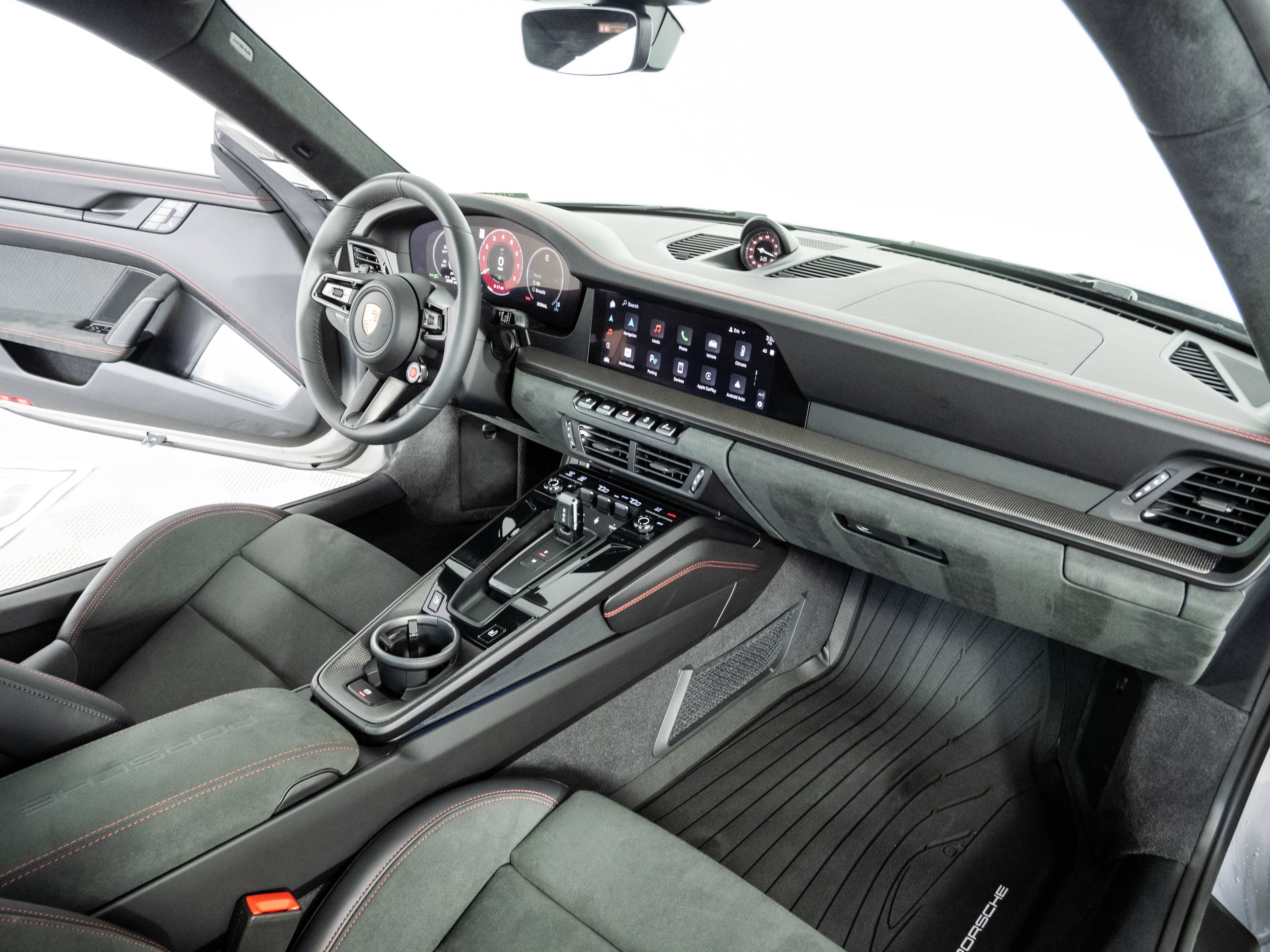 Certified 2025 Porsche 911 Carrera GTS RWD image 20