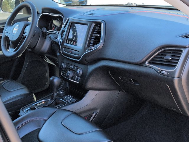 Used 2022 Jeep Cherokee Trailhawk image 21