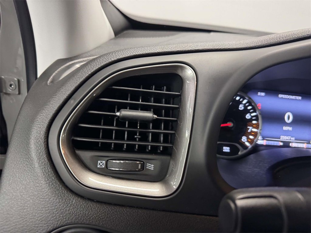 Used 2022 Jeep Renegade Latitude image 26