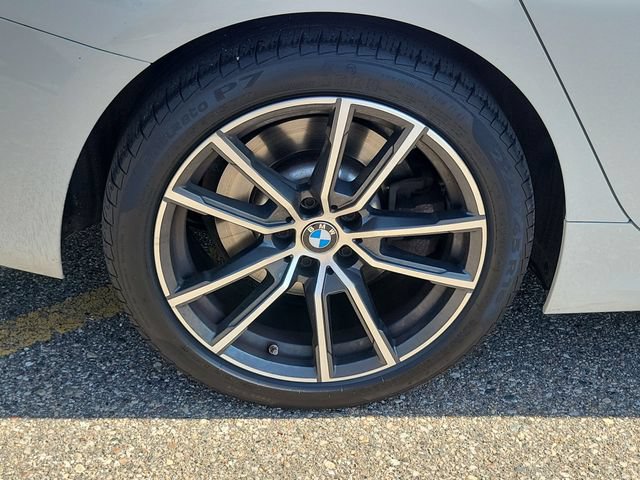 Used 2021 BMW 330i xDrive Sedan w/ Premium Package AWD/4WD image 5