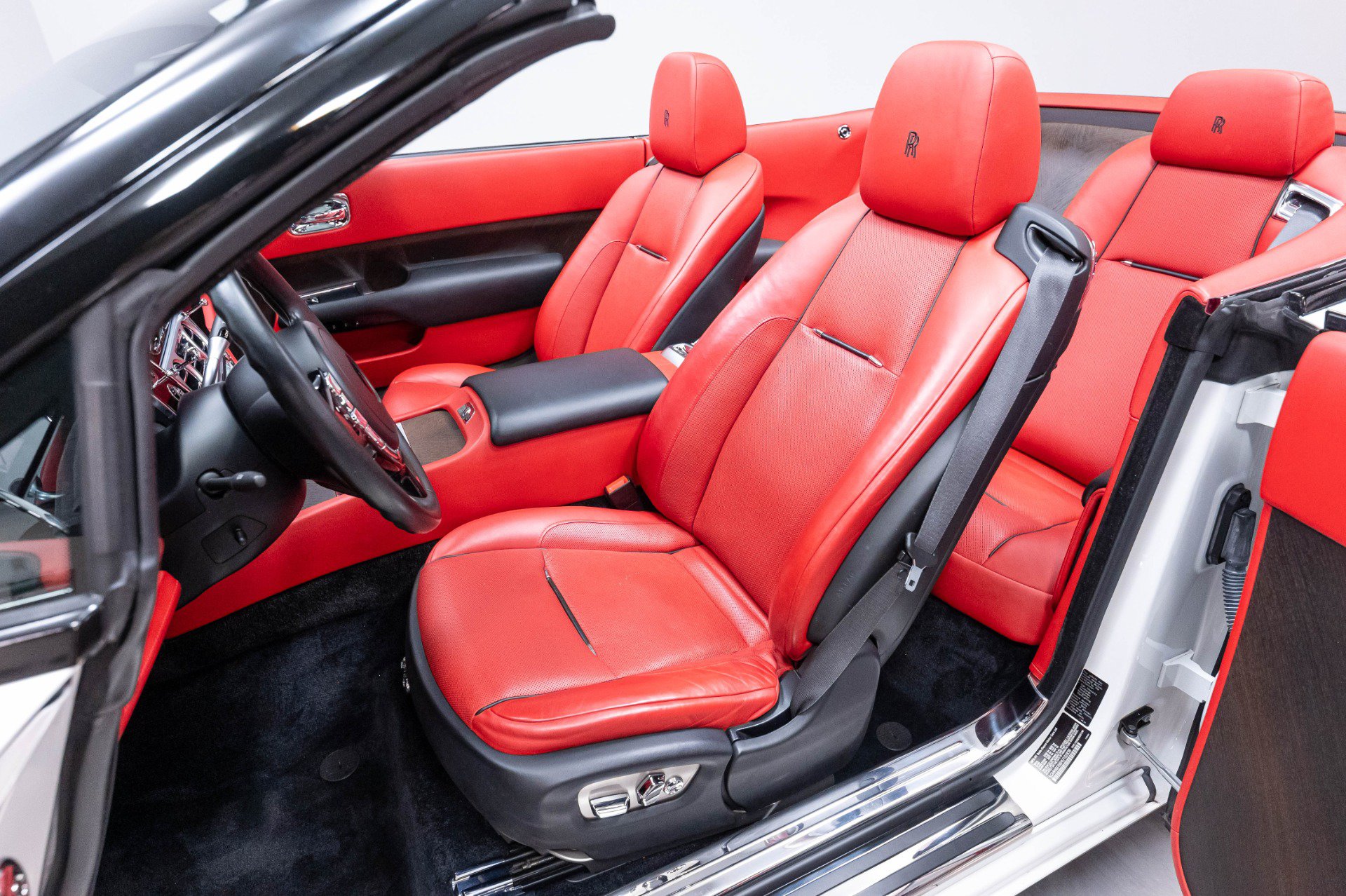 Used 2017 Rolls-Royce Dawn RWD image 14