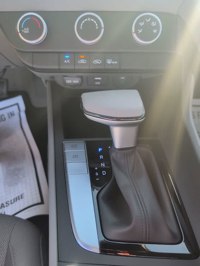 New 2026 Hyundai Elantra SE FWD image 23