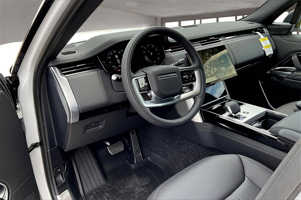 New 2025 Land Rover Range Rover SE image 6