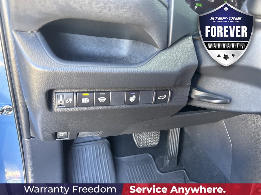 Used 2024 Toyota RAV4 SE image 20