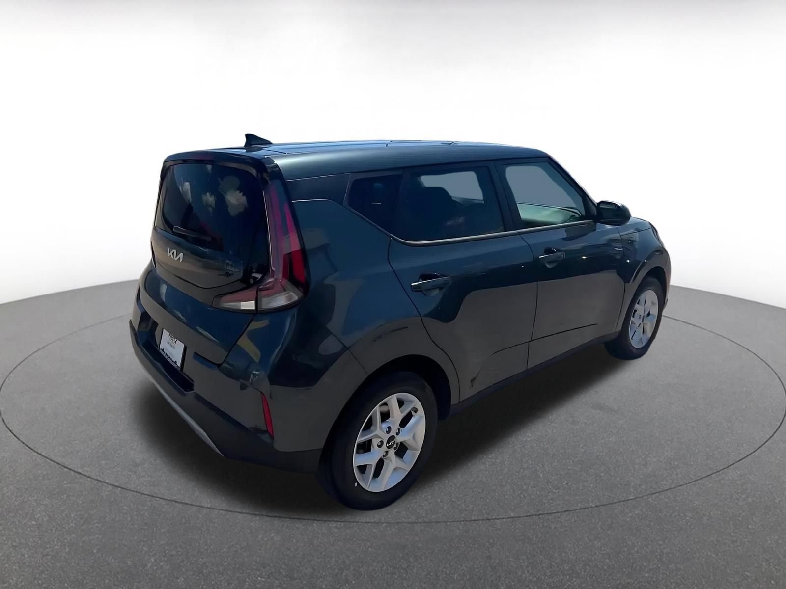 Used 2025 Kia Soul LX w/ LX Technology Package FWD image 14