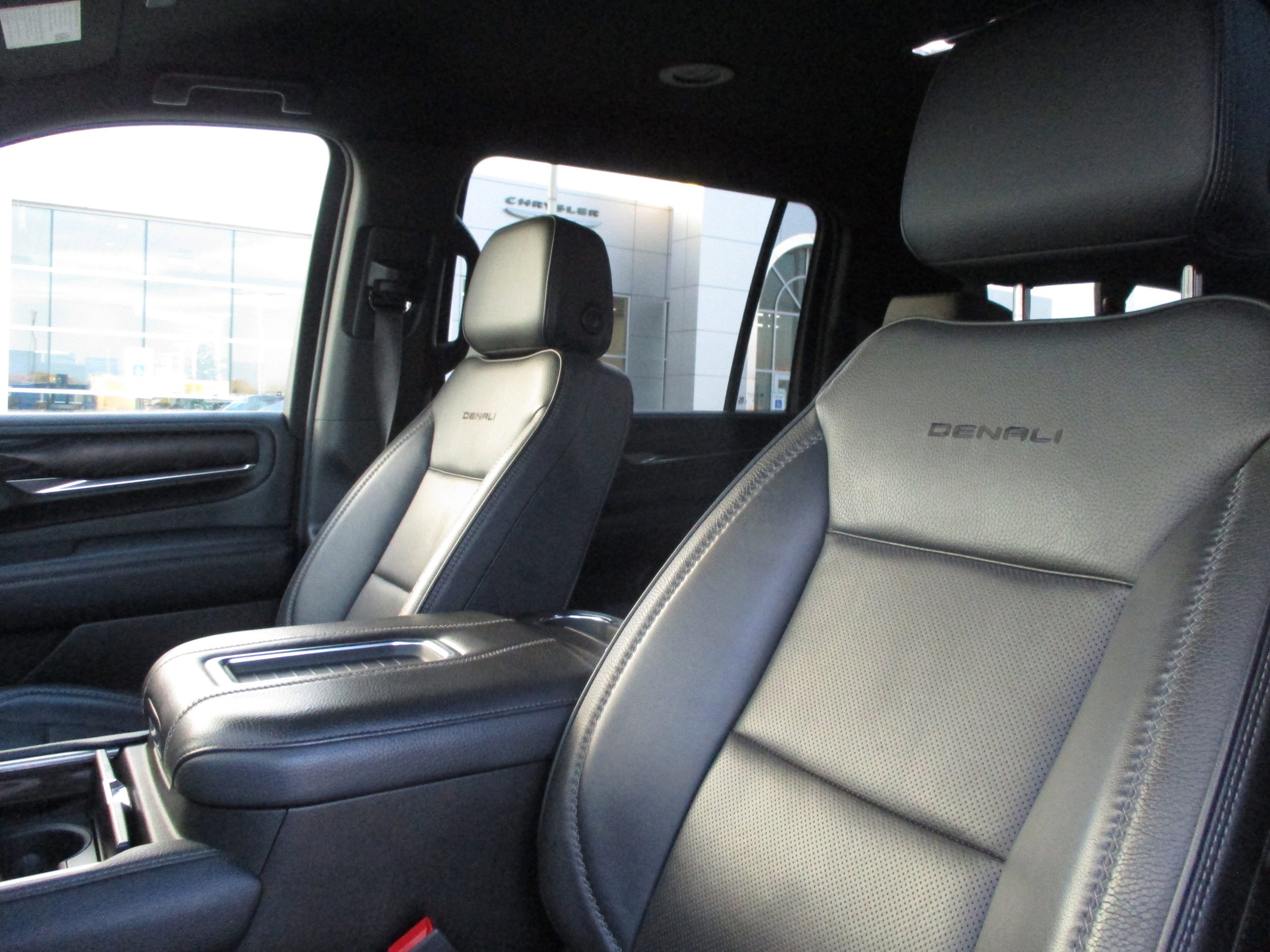 Used 2022 GMC Yukon XL Denali w/ Max Trailering Package AWD/4WD image 37