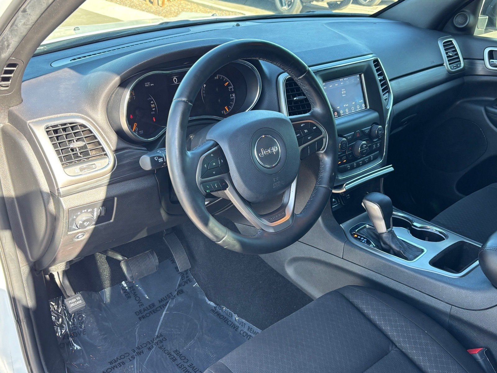 Used 2020 Jeep Grand Cherokee Laredo RWD image 18