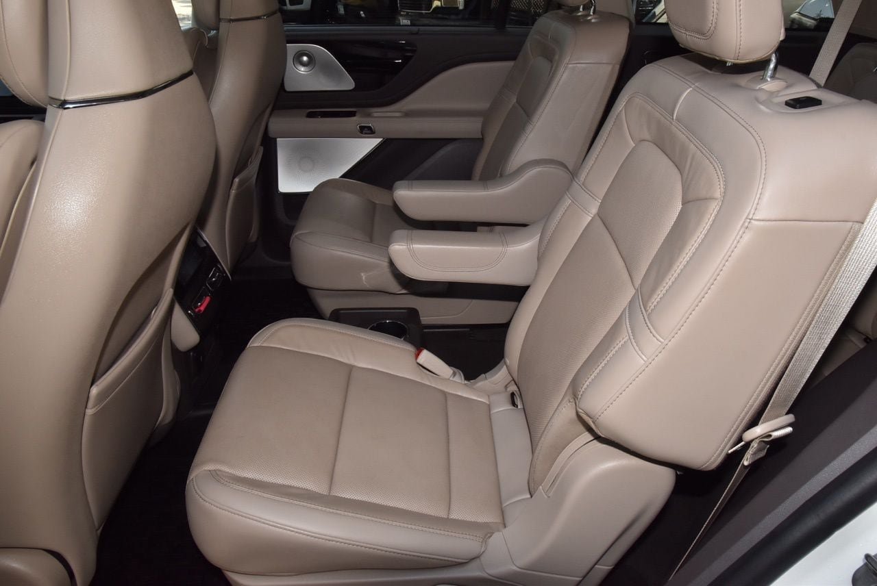 Used 2022 Lincoln Aviator Reserve w/ Equipment Group 201A AWD/4WD image 14