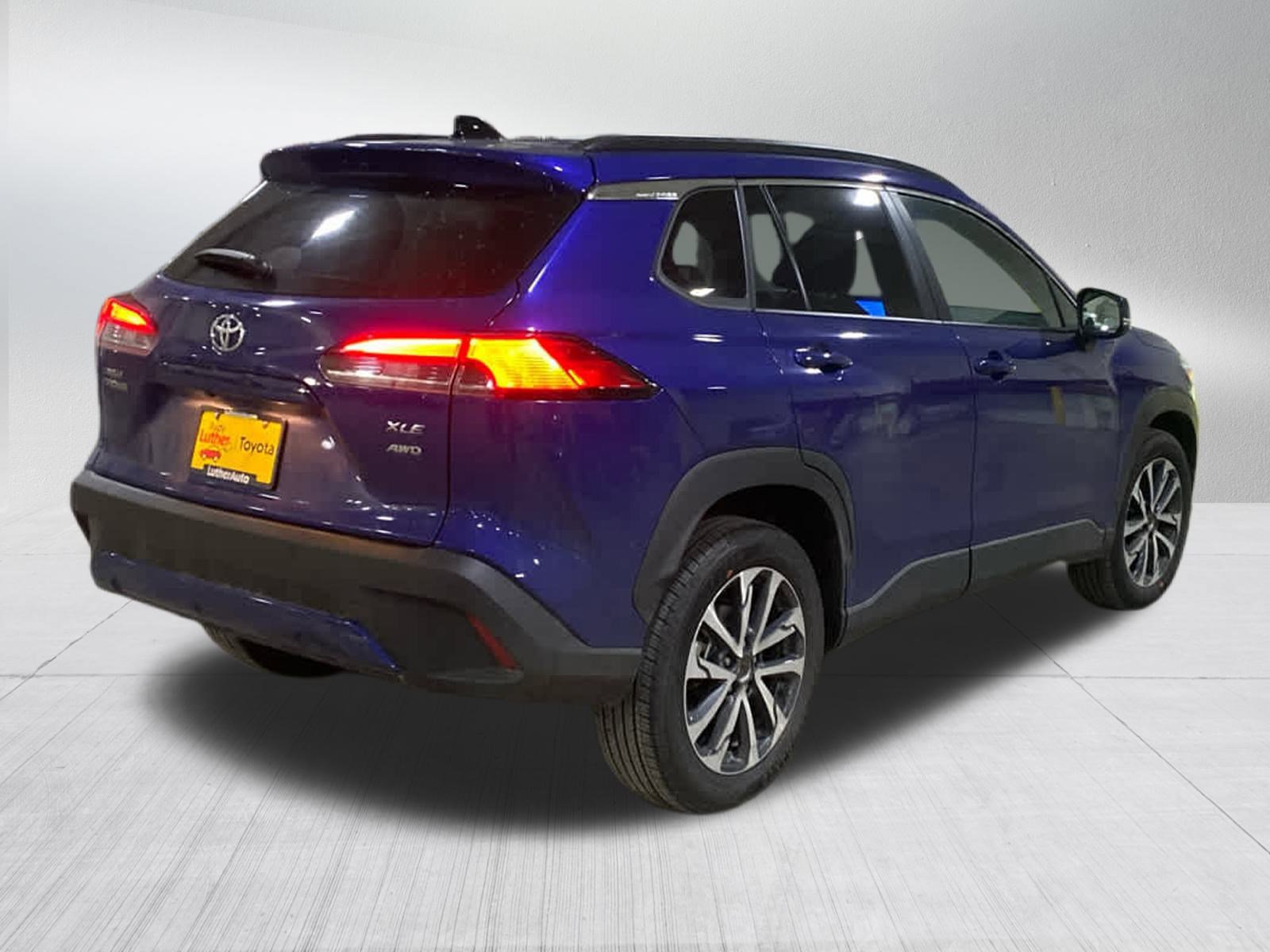 Certified 2025 Toyota Corolla Cross XLE image 6