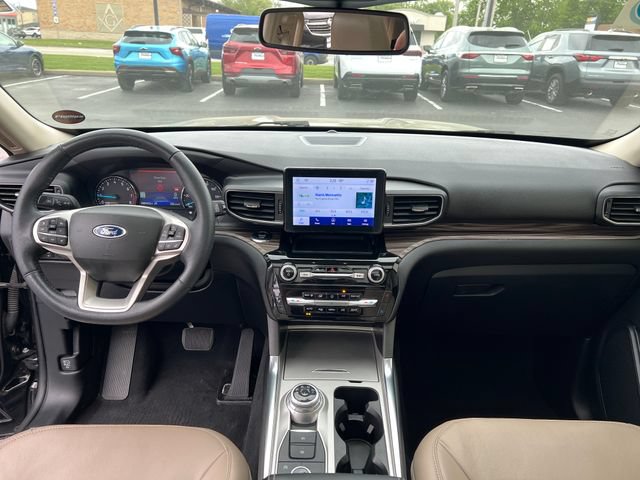 Used 2023 Ford Explorer Limited AWD/4WD image 14