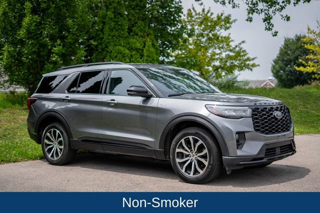 Used 2025 Ford Explorer ST-Line AWD/4WD image 3