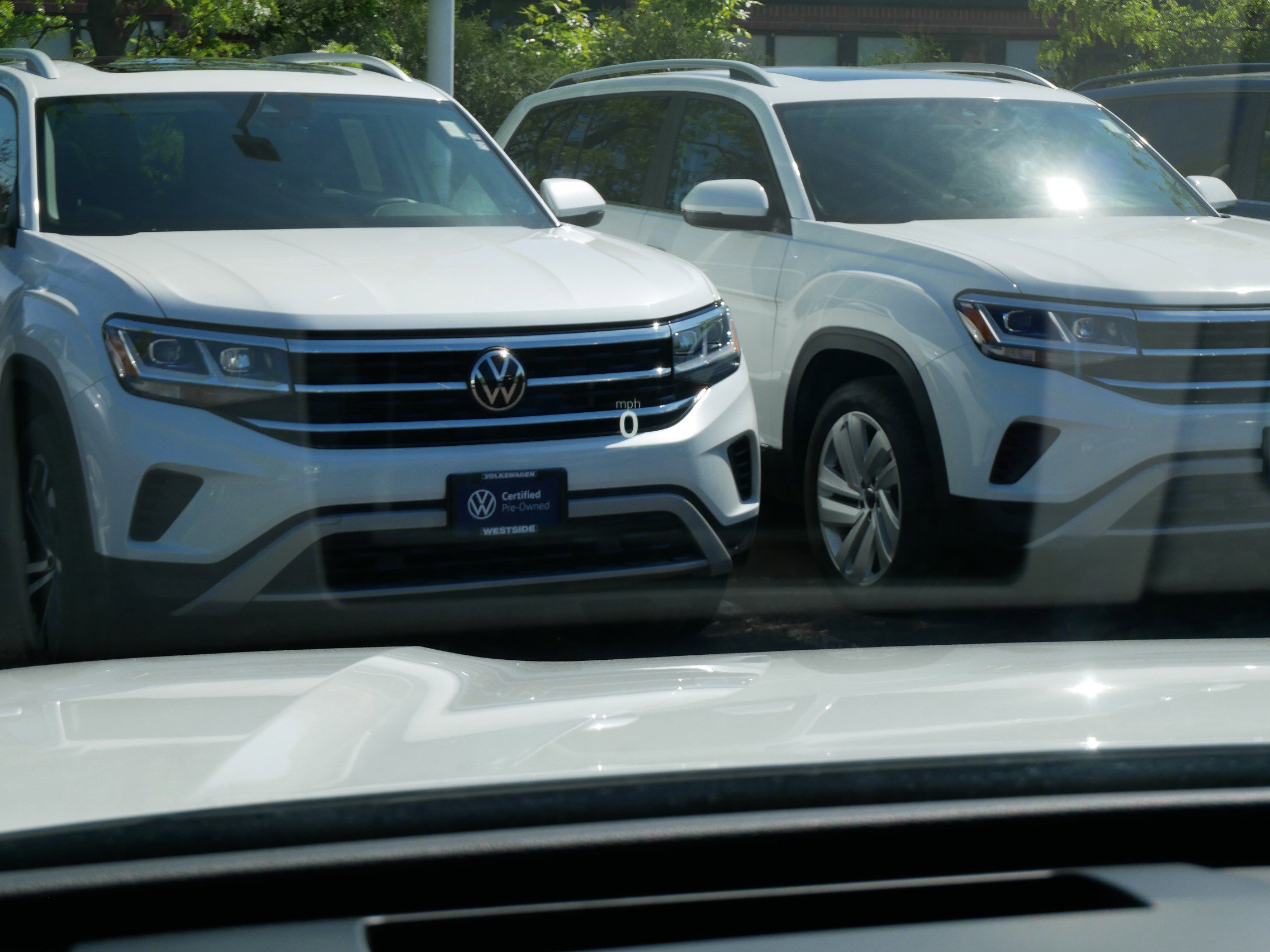 Certified 2025 Volkswagen Tiguan SE R-Line AWD/4WD image 33