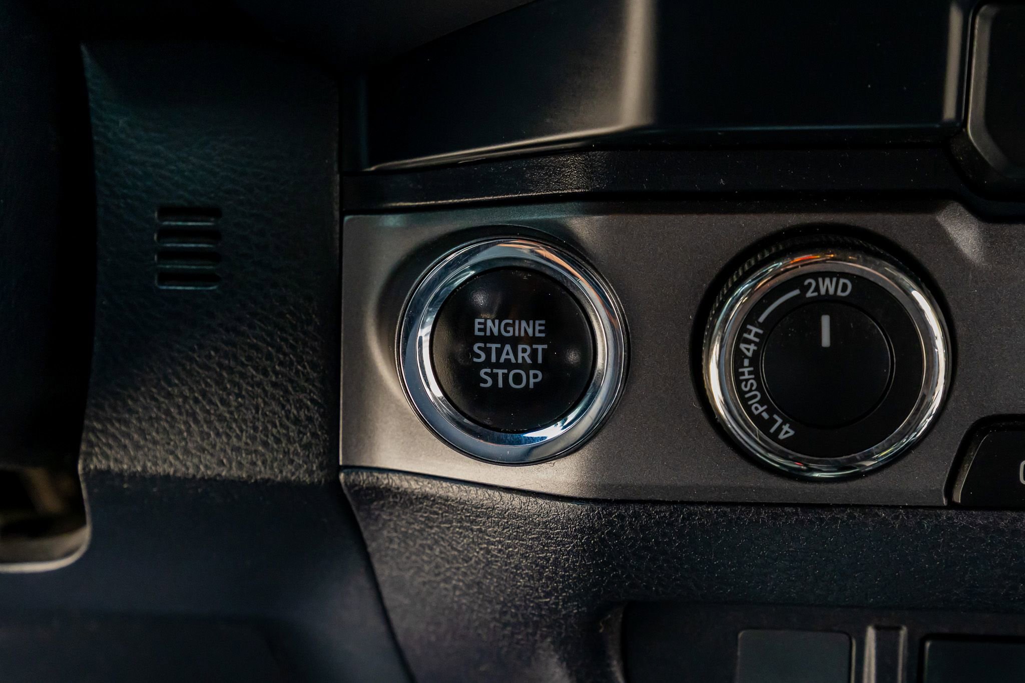 Used 2019 Toyota Tacoma TRD Off-Road AWD/4WD image 23